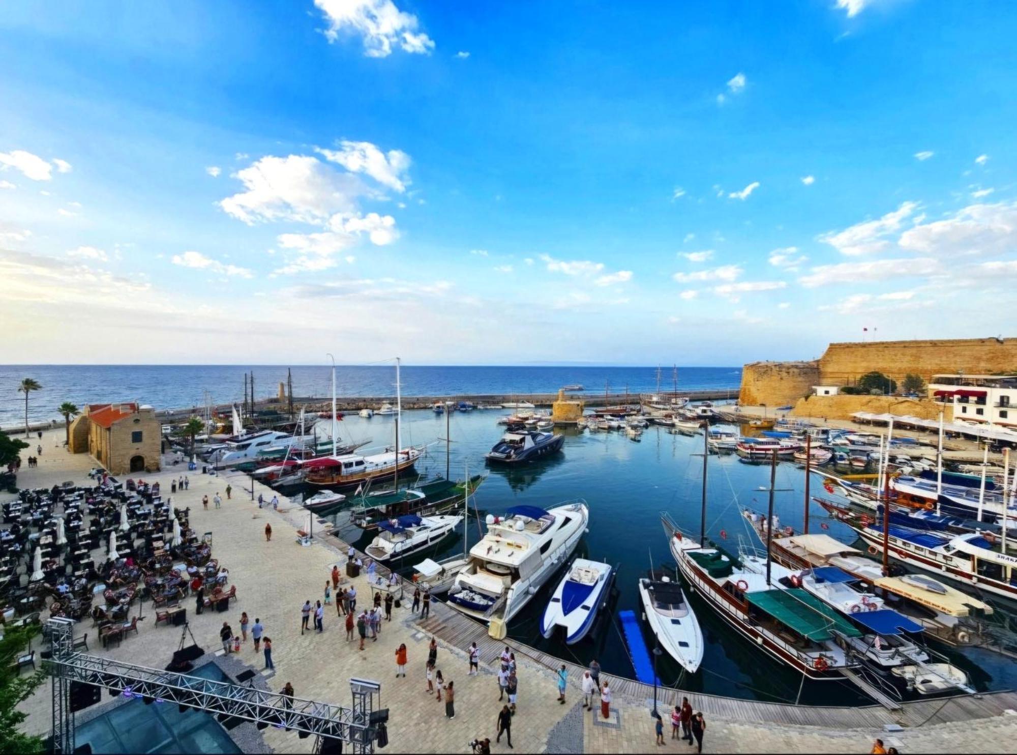 Cyprus Harbour Suites Kerýnia Eksteriør bilde