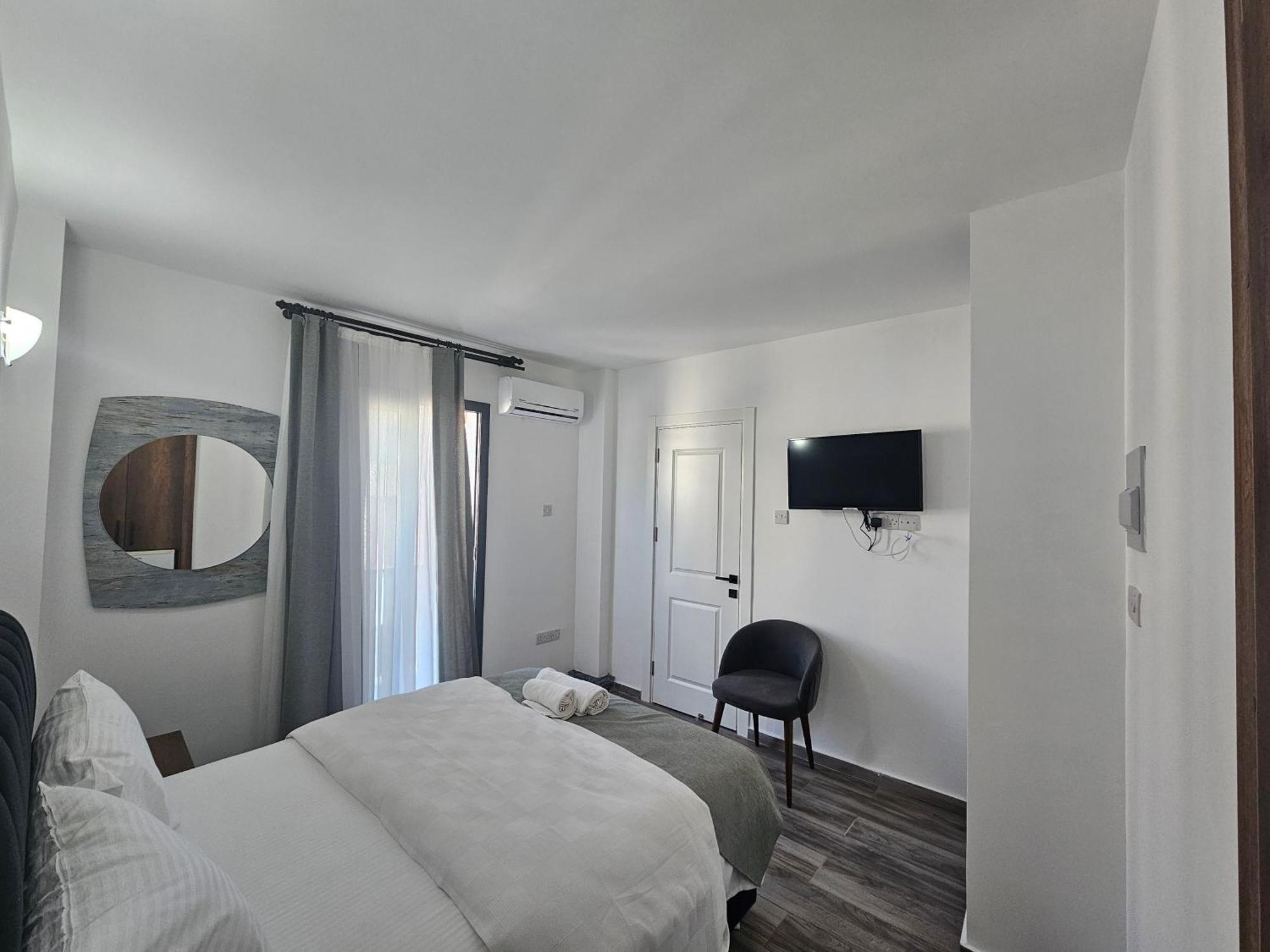 Cyprus Harbour Suites Kerýnia Eksteriør bilde